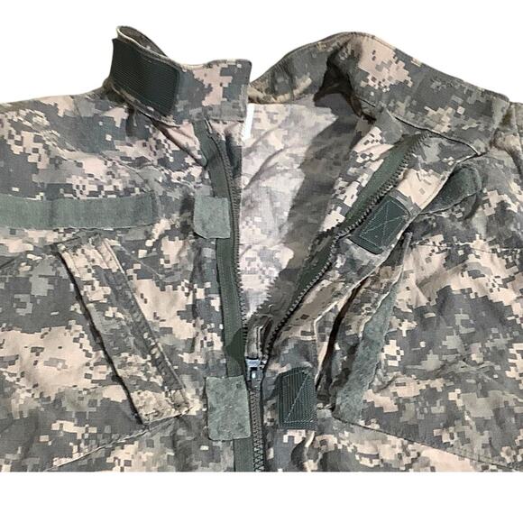 UNIVERSAL COAT, ACU RIPSTOP, FLAME RESISTANT, EUC, SIZE: MEDIUM/REGULAR - Picture 8 of 10